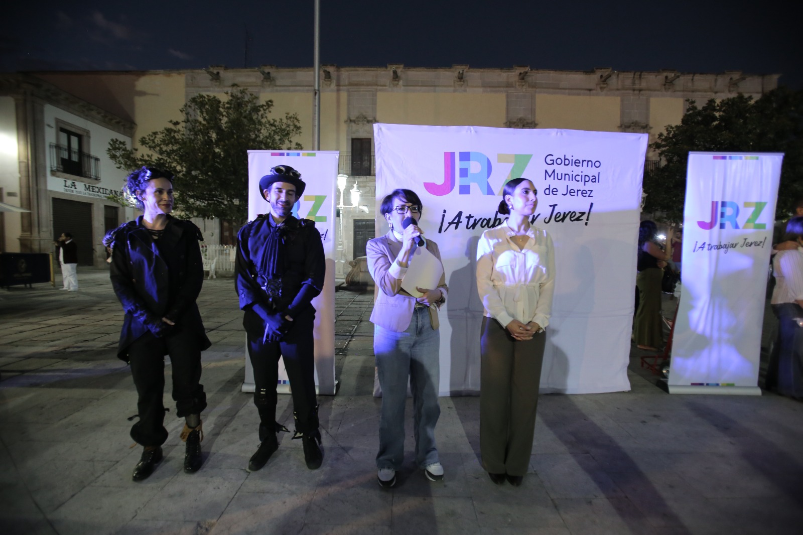 EREZ SE LLENA DE VIDA CON LA OBRA DE TÍTERES “ANIMALARIO” EN LA PLAZA TACUBA