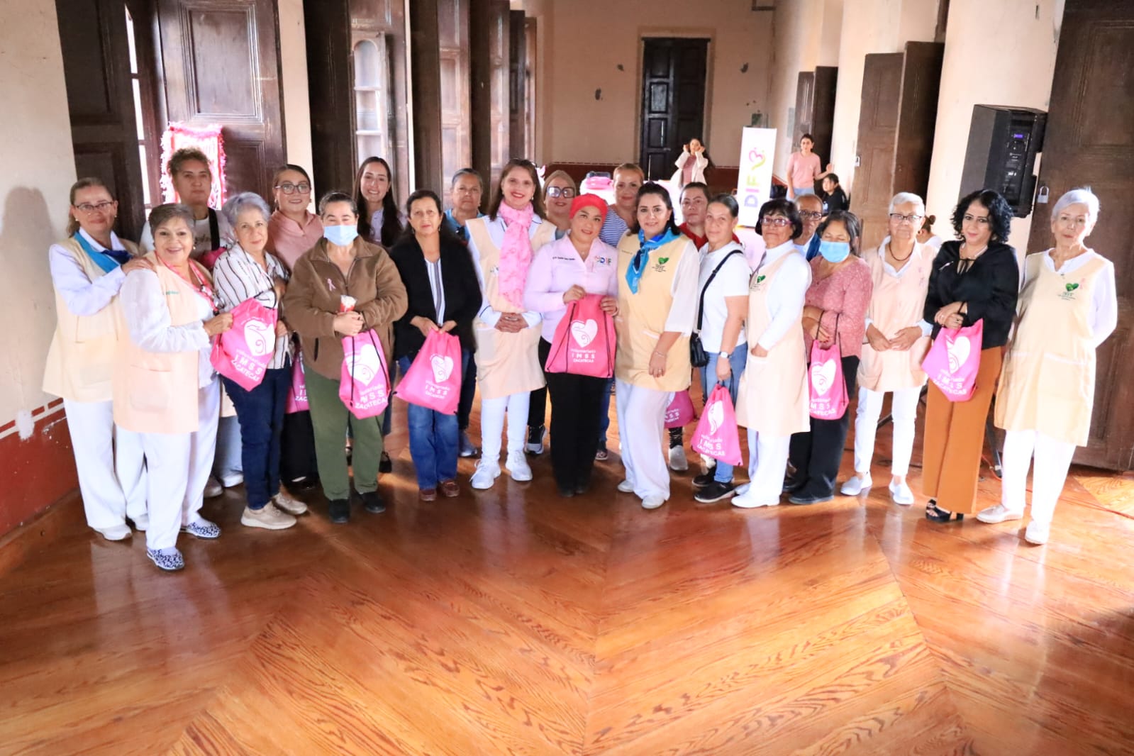 DIF DE JEREZ OFRECE TALLER DE ELABORACIÓN DE PRÓTESIS ARTESANALES A SOBREVIVIENTES DE CÁNCER DE MAMA